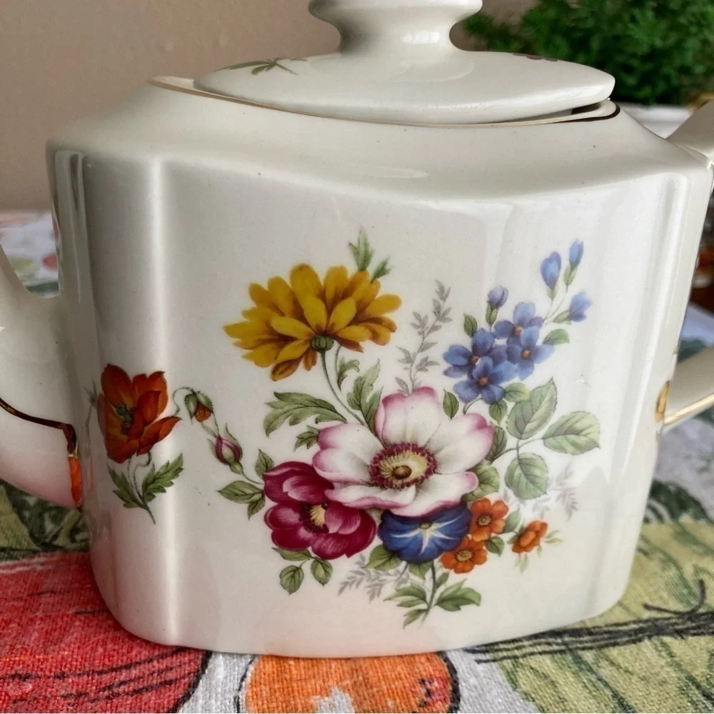 Vintage Arthur Wood floral teapot